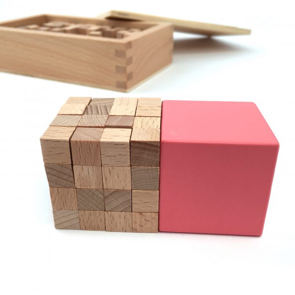 Box with cubes for Pink Tower